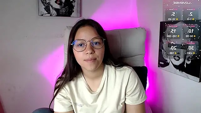 SamanthaRoldaan online show from March 8, 5:11 pm