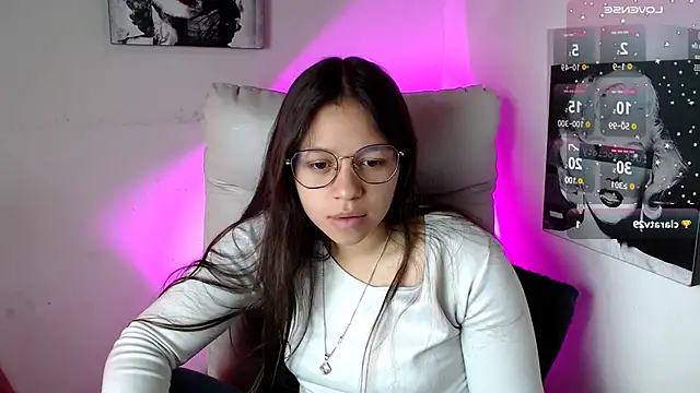 SamanthaRoldaan online show from March 10, 4:57 pm