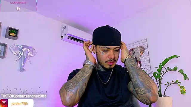 JordanSmiith  online show from June 12, 8:52 pm