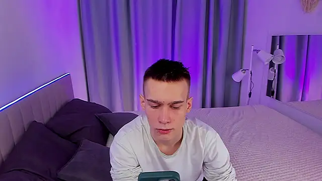 Snapshot of Kevin_Kesi chatting on February 1, 10:15 am Kevin Kesi online show from February 1, 10:15 am