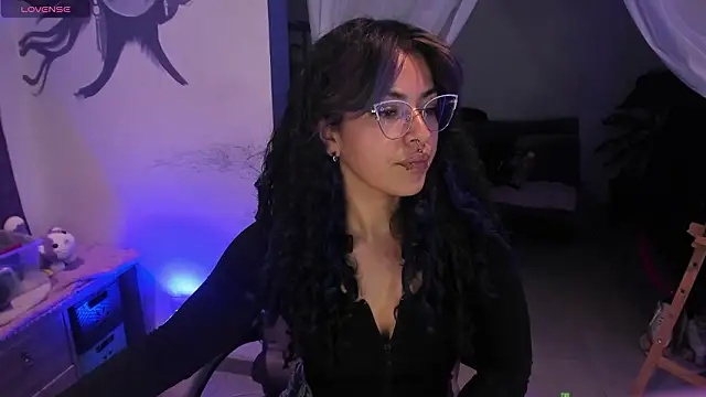 witchviolet online show from February 5, 12:26 am