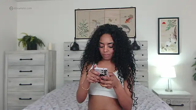 RobynKnight online show from April 21, 6:41 am