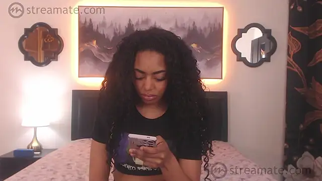 Snapshot of RobynKnight chatting on May 10, 1:55 am RobynKnight online show from May 10, 1:55 am