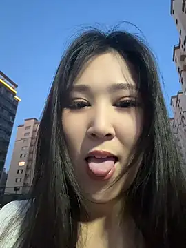 Snapshot of Fannywell chatting on July 19, 11:58 am Fannywell online show from July 19, 11:58 am