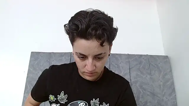 linda 33 online show from November 9, 2:59 pm