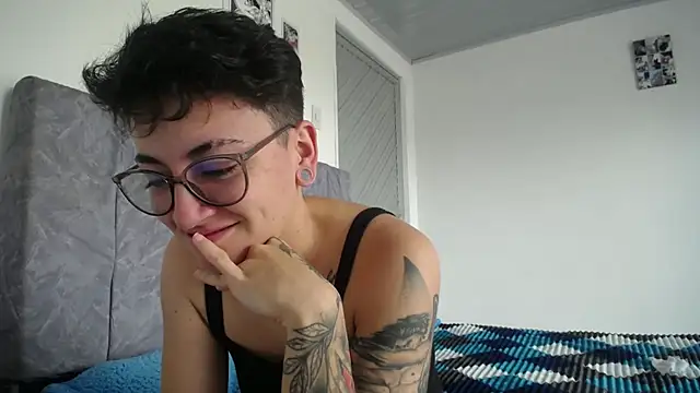 linda 33 online show from March 28, 4:28 pm