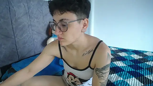 linda 33 online show from March 31, 7:36 pm