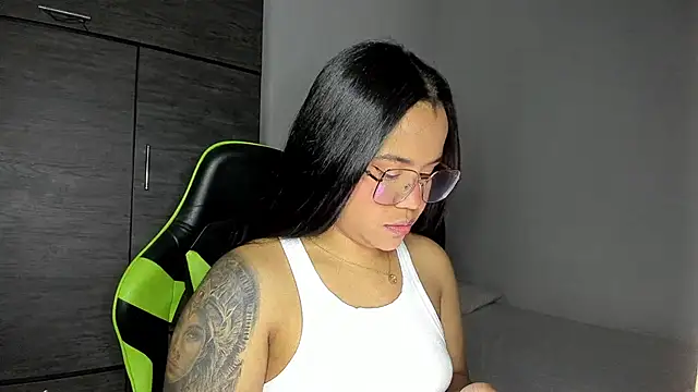 leila 22 online show from February 24, 1:42 pm