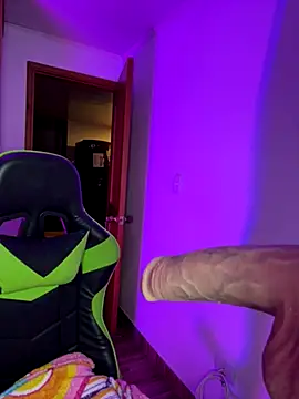 leila 22 online show from November 3, 7:31 am