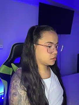 leila 22 online show from November 28, 7:33 am