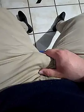 Snapshot of Pnstrokes chatting on February 13, 4:43 am Pnstrokes online show from February 13, 4:43 am