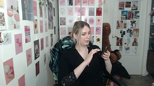 Snapshot of CapriScorpion chatting on March 13, 4:45 pm CapriScorpion online show from March 13, 4:45 pm