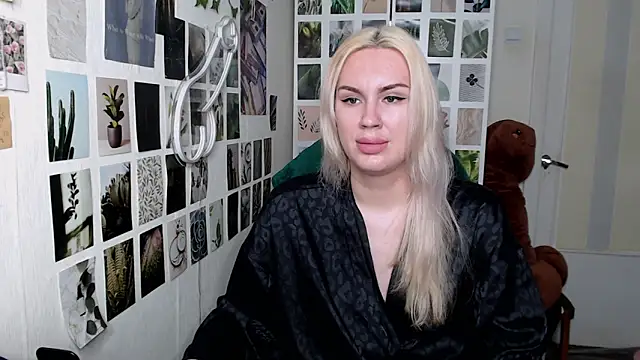 Snapshot of CapriScorpion chatting on October 22, 12:16 pm CapriScorpion online show from October 22, 12:16 pm