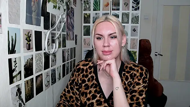 Snapshot of CapriScorpion chatting on October 25, 12:23 pm CapriScorpion online show from October 25, 12:23 pm