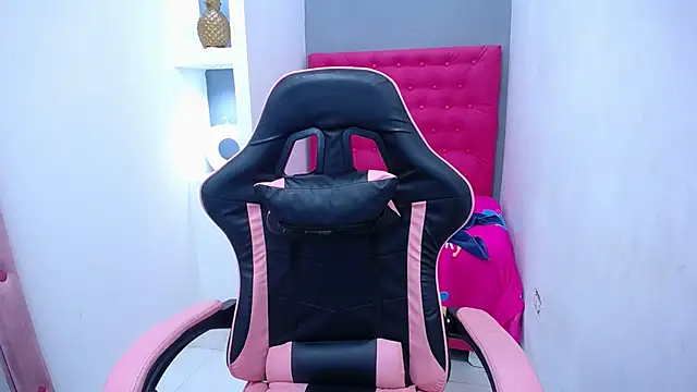 KatrinaQueen1 online show from January 12, 10:04 pm