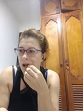 Snapshot of mademonsexy chatting on June 25, 11:09 pm mademonsexy online show from June 25, 11:09 pm