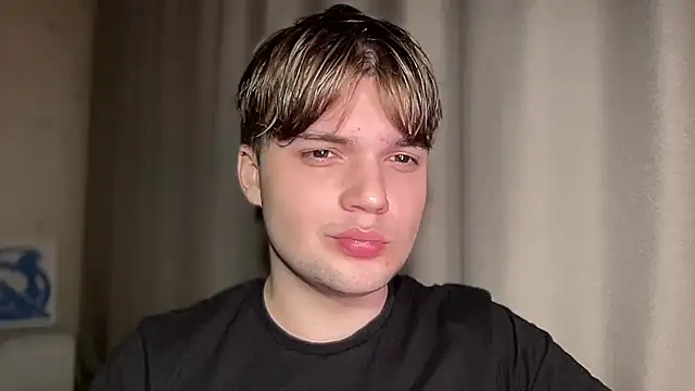 Snapshot of superfluboy_ chatting on February 26, 3:30 pm superfluboy online show from February 26, 3:30 pm