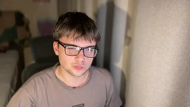 Snapshot of superfluboy_ chatting on November 8, 8:40 pm superfluboy online show from November 8, 8:40 pm