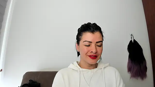 queen fetish online show from December 4, 3:43 pm