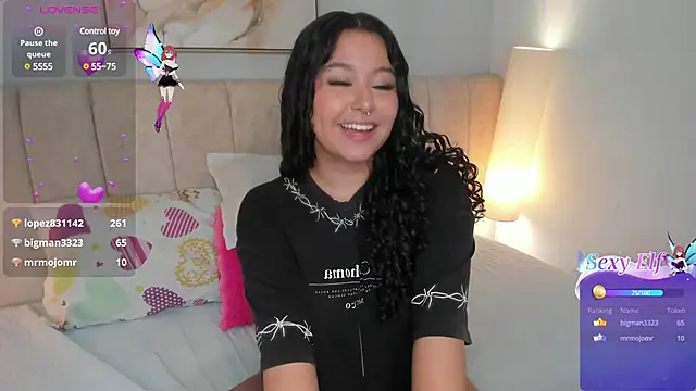 Snapshot of Atenea_cuteee chatting on December 13, 5:05 am Atenea cuteee online show from December 13, 5:05 am