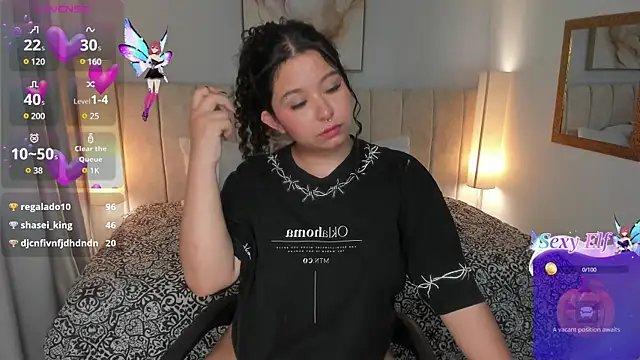 Snapshot of Atenea_cuteee chatting on December 27, 5:20 am Atenea cuteee online show from December 27, 5:20 am