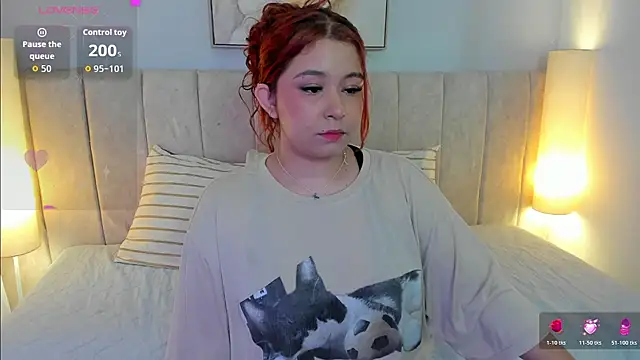 Snapshot of Atenea_cuteee chatting on December 19, 2:29 am Atenea cuteee online show from December 19, 2:29 am