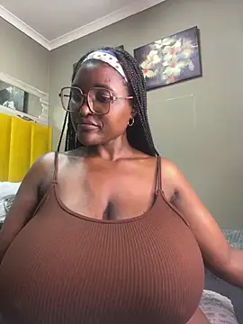 Bustygoddess32 online show from January 31, 1:11 am