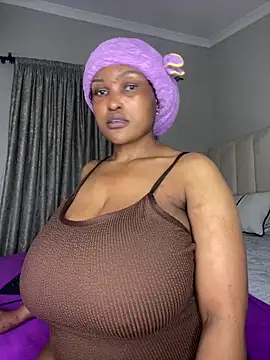 Bustygoddess32 online show from June 18, 5:28 pm