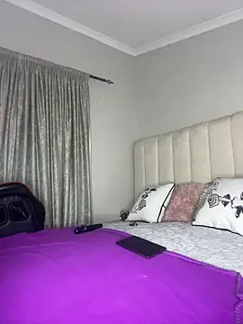 Bustygoddess32 online show from July 18, 11:19 pm