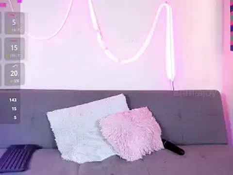 artmiaa online show from January 14, 2:11 pm