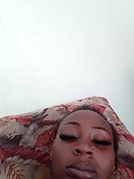 Snapshot of Naughtyy_xx chatting on December 22, 6:43 am Naughtyy xx online show from December 22, 6:43 am