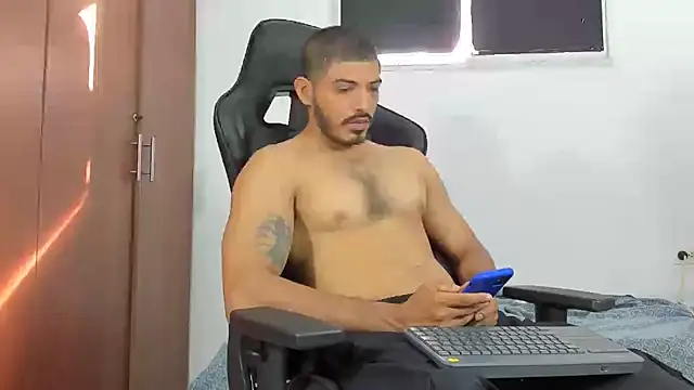 Snapshot of joris_vo chatting on December 11, 8:28 pm joris vo online show from December 11, 8:28 pm