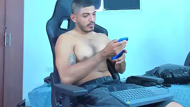 Snapshot of joris_vo chatting on January 16, 3:35 pm joris vo online show from January 16, 3:35 pm