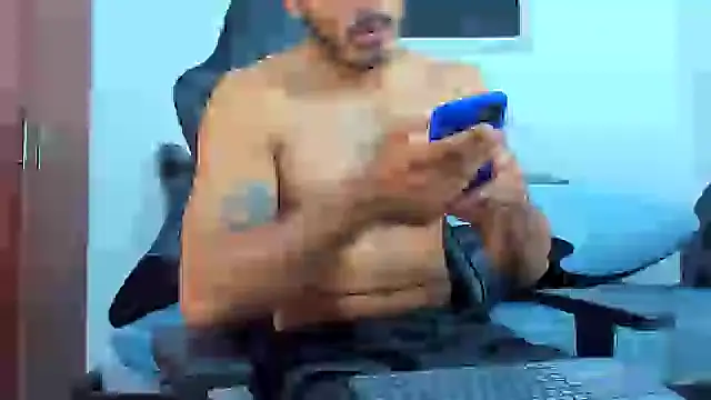 Snapshot of joris_vo chatting on January 21, 8:32 pm joris vo online show from January 21, 8:32 pm