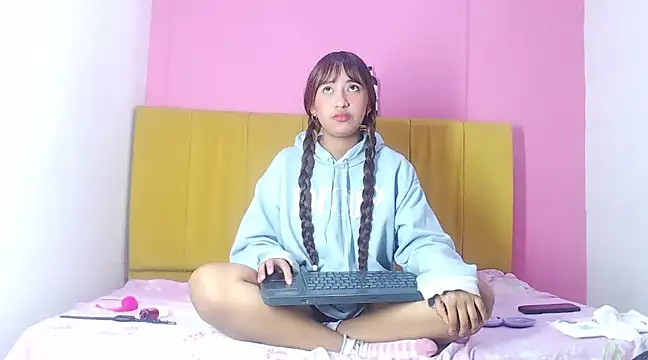 angelicatorrecm101 online show from March 8, 1:39 am