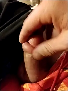 Snapshot of fukurbutt chatting on December 2, 11:01 am fukurbutt online show from December 2, 11:01 am