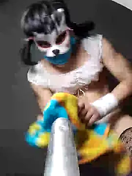 Snapshot of BigAssKi chatting on January 2, 12:35 pm BigAssKi online show from January 2, 12:35 pm