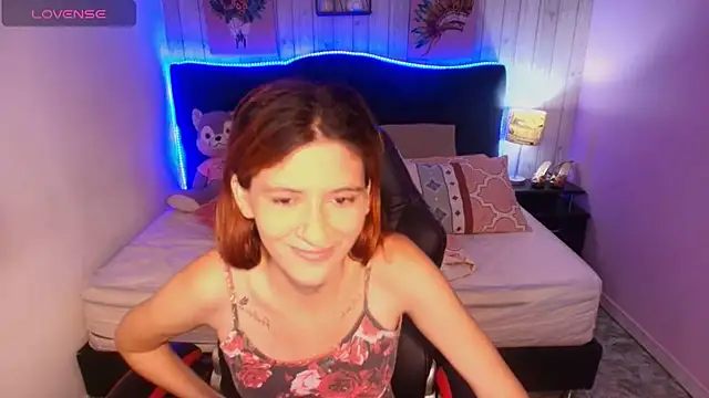 Snapshot of julieth_love_ chatting on May 25, 4:02 pm julieth love online show from May 25, 4:02 pm