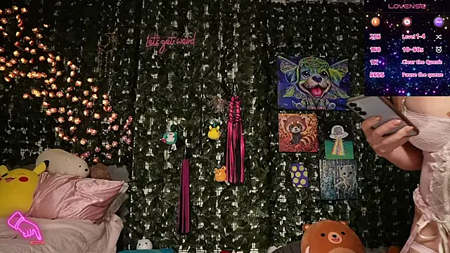 Snapshot of bellalunabear chatting on May 29, 10:30 pm bellalunabear online show from May 29, 10:30 pm