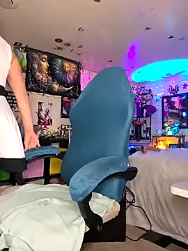 TrenaAnne online show from March 1, 1:32 am