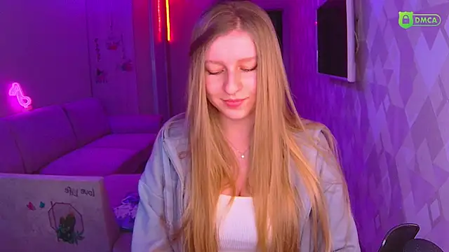 AmaliaQueen online show from December 18, 1:23 pm