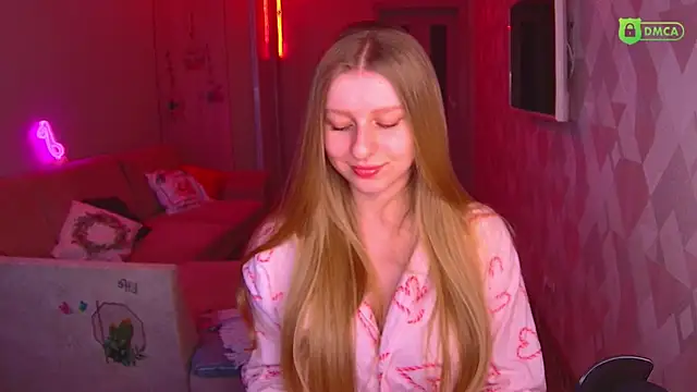 AmaliaQueen online show from January 6, 1:30 pm