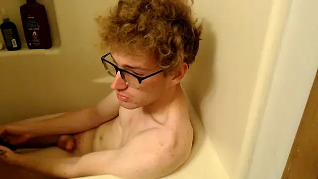 Snapshot of CreamyAustin chatting on November 2, 2:30 pm CreamyAustin online show from November 2, 2:30 pm