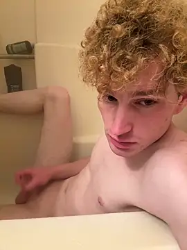 Snapshot of CreamyAustin chatting on November 18, 11:26 pm CreamyAustin online show from November 18, 11:26 pm