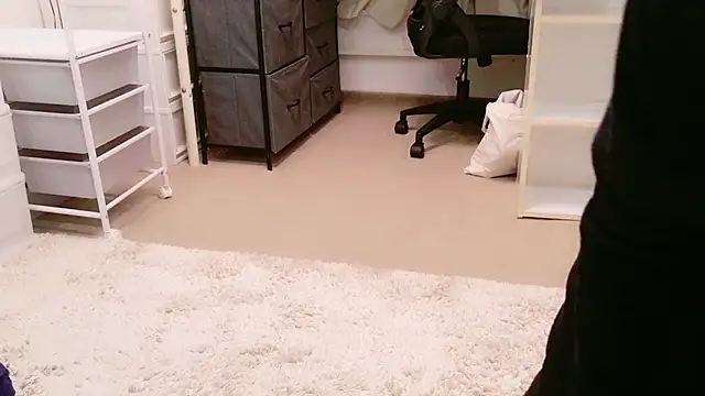 POCARI SWEAT online show from January 30, 11:55 am