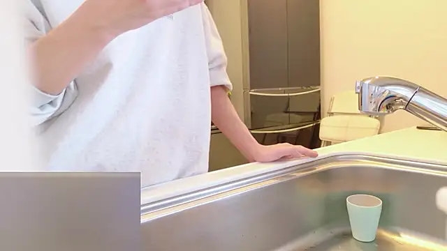 POCARI SWEAT online show from February 5, 1:10 am