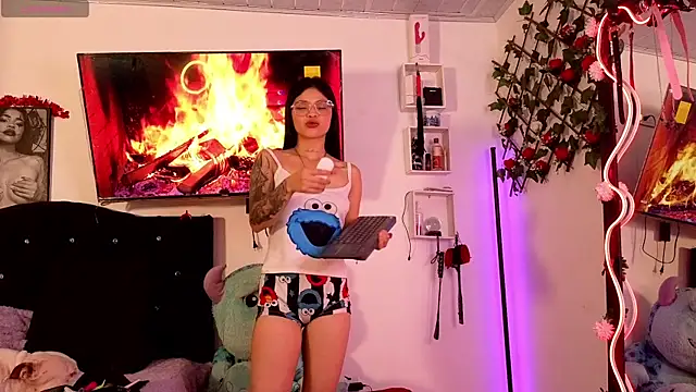 Snapshot of Alaia_Asuka chatting on September 26, 12:36 am Alaia Asuka online show from September 26, 12:36 am