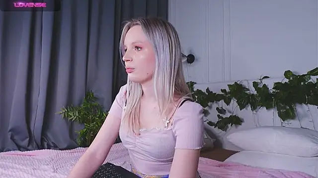 Beatrica Klein online show from March 7, 4:11 pm
