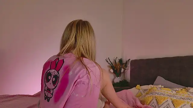 Beatrica Klein online show from April 8, 3:34 pm