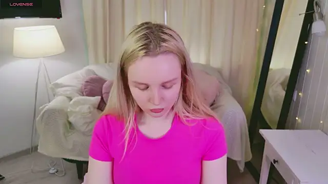 Beatrica Klein online show from June 2, 4:09 pm
